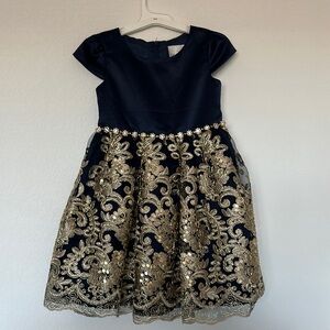 Beautiful toddler dress!